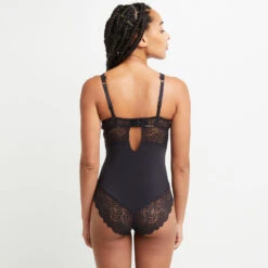 BODY DENTELLE NOIR -Triumph Soldes 11186900 D