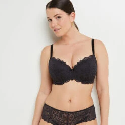 SOUTIEN-GORGE AMPLI EMBOITANT NOIR -Triumph Soldes 11187001 C