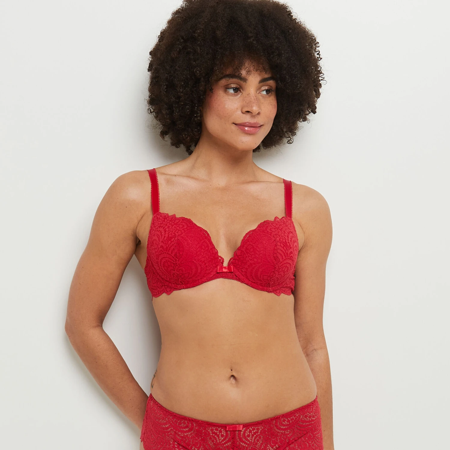SOUTIEN-GORGE PUSH ROUGE 3 SOUTIEN-GORGE PUSH ROUGE