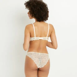 CULOTTE DENTELLE ECRU -Triumph Soldes 11194000 D