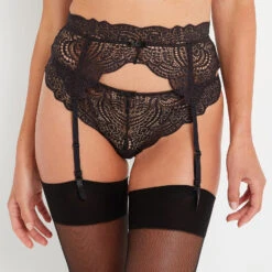 PORTE-JARRETELLES NOIR