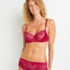 SOUTIEN-GORGE EMBOITANT DENTELLE ROUGE 2 SOUTIEN-GORGE EMBOITANT DENTELLE ROUGE -Triumph Soldes 11249302 F