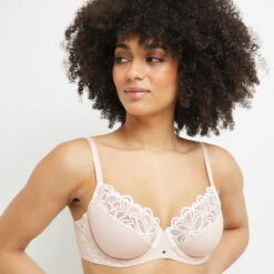 SOUTIEN-GORGE EMBOITANT POUDRE -Triumph Soldes 11286307 M