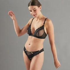 TANGA TULLE BRODE NOIR -Triumph Soldes 11297500 D