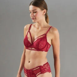 SOUTIEN-GORGE EMBOITANT DENTELLE BORDEAUX