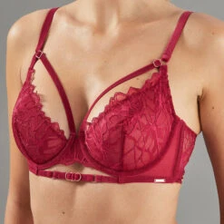SOUTIEN-GORGE EMBOITANT DENTELLE BORDEAUX 8 SOUTIEN-GORGE EMBOITANT DENTELLE BORDEAUX -Triumph Soldes 11300000 Z