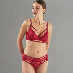 SHORTY DENTELLE BORDEAUX -Triumph Soldes 11300400 D