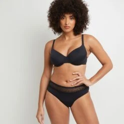 SHORTY MENSTRUEL FLUX MOYEN NOIR 9 SHORTY MENSTRUEL FLUX MOYEN NOIR -Triumph Soldes 11307101 D