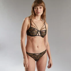 Calypso TANGA TULLE BRODE MULTICO NOIR -Triumph Soldes 11309100 D