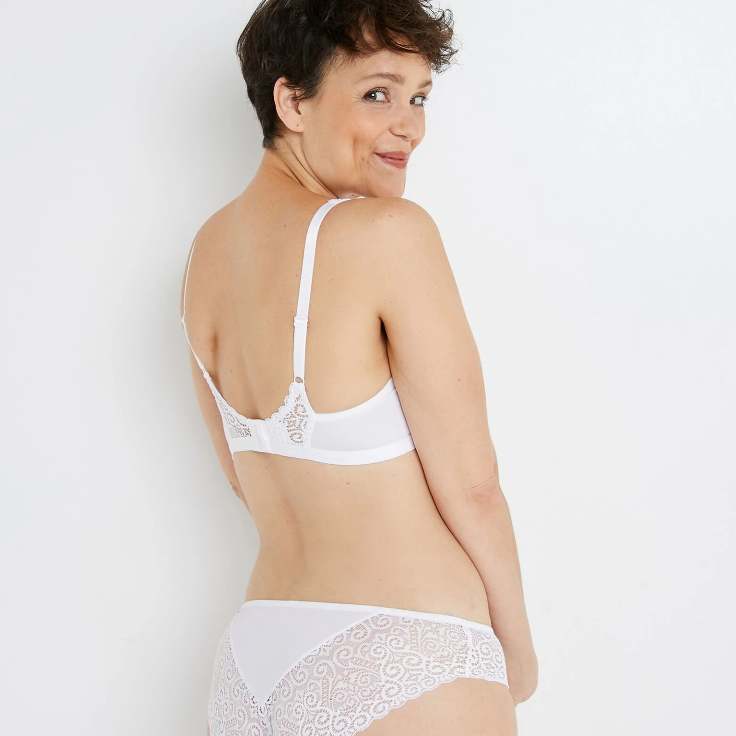 SOUTIEN-GORGE POST OPERATOIRE BLANC 6 SOUTIEN-GORGE POST OPERATOIRE BLANC – Image 4
