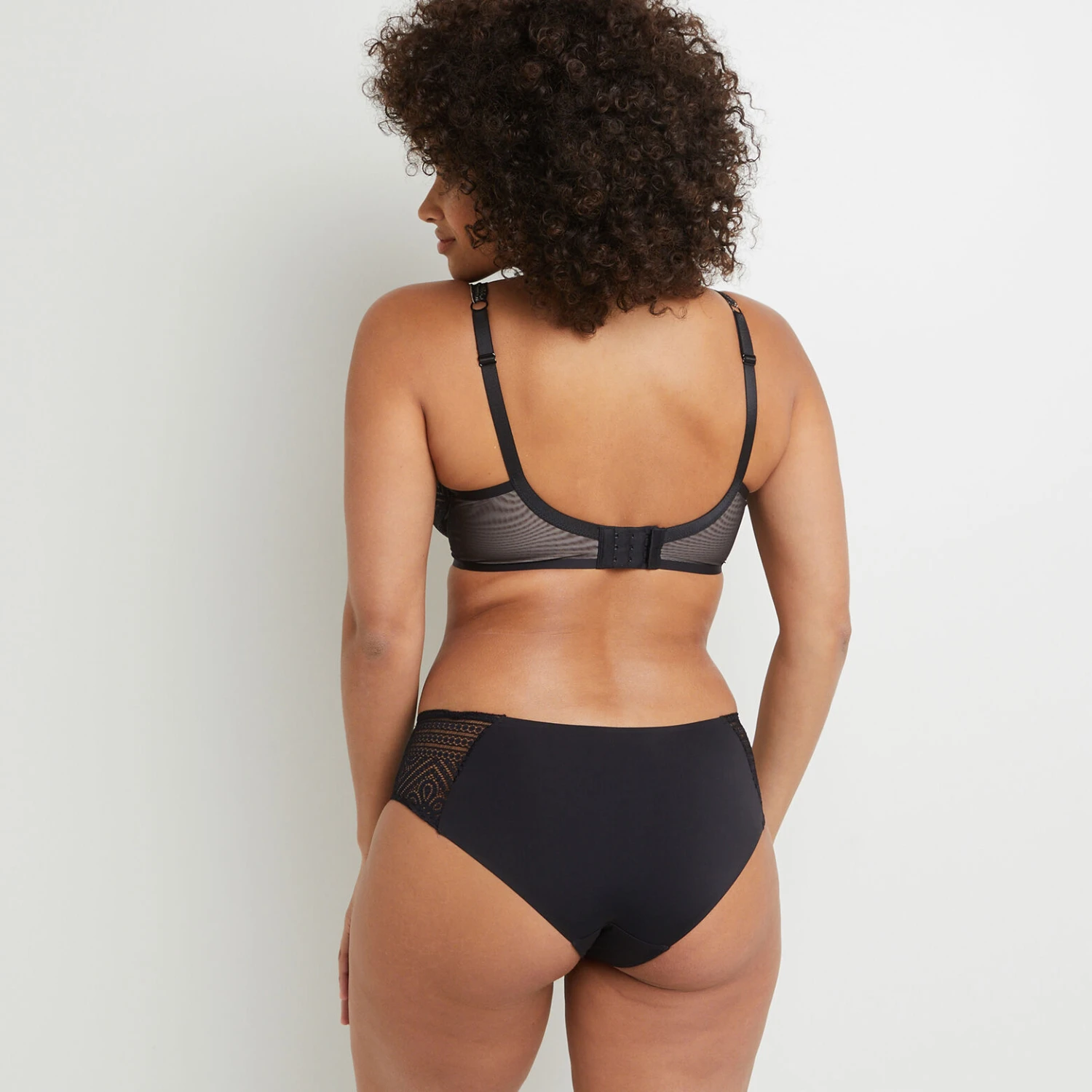 SHORTY DENTELLE NOIR 4 SHORTY DENTELLE NOIR – Image 2