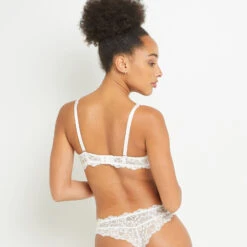 SOUTIEN-GORGE PUSH UP DENTELLE BLANC -Triumph Soldes 20017800 D