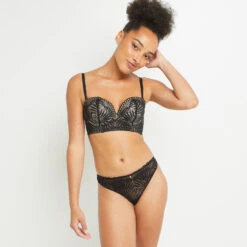 TANGA DENTELLE NOIR 7 TANGA DENTELLE NOIR -Triumph Soldes 20022500 D