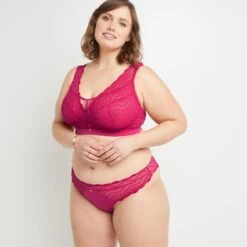 TANGA DENTELLE FUCHSIA -Triumph Soldes 20031900 D