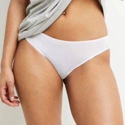 CULOTTE MICROFIBRE DENTELLE BLANC 8 CULOTTE MICROFIBRE DENTELLE BLANC -Triumph Soldes 20042100 Z