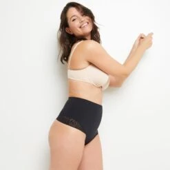 TANGA TAILLE HAUTE MICROFIBRE NOIR 9 TANGA TAILLE HAUTE MICROFIBRE NOIR -Triumph Soldes 20046201 D