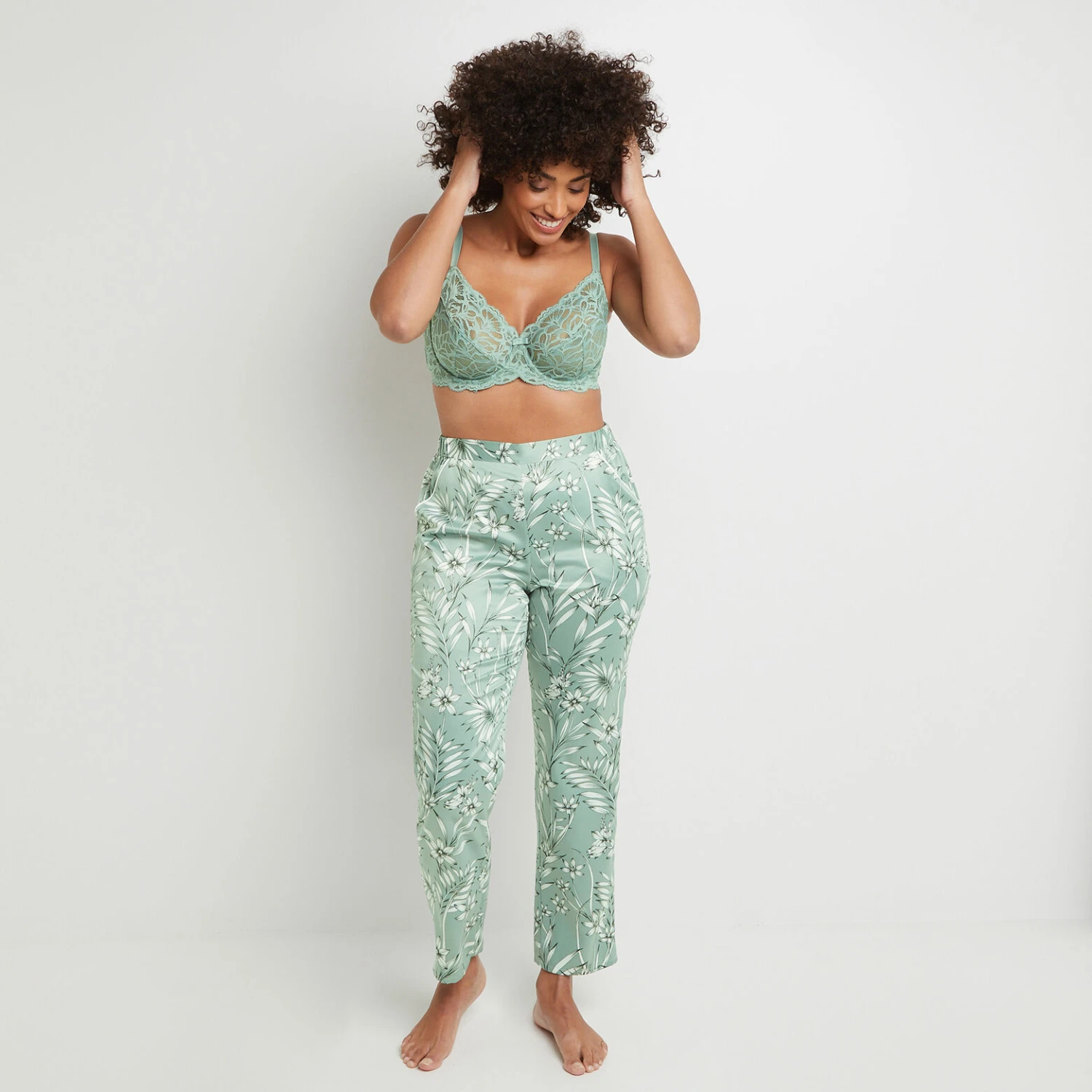 PANTALON SATIN IMPRIME Vert Clair 3 PANTALON SATIN IMPRIME Vert Clair