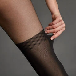 COLLANT NOIR -Triumph Soldes 40139700 D