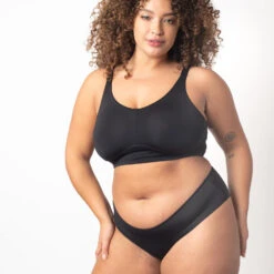 Shorty Microfibre NOIR 8 Shorty Microfibre NOIR -Triumph Soldes 77003800 Z