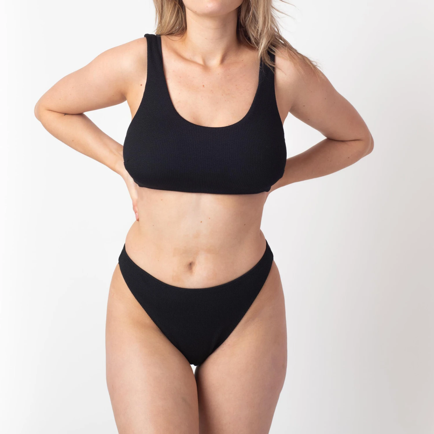 BRASSIERE MAILLE GAUFREE NOIR 3 BRASSIERE MAILLE GAUFREE NOIR